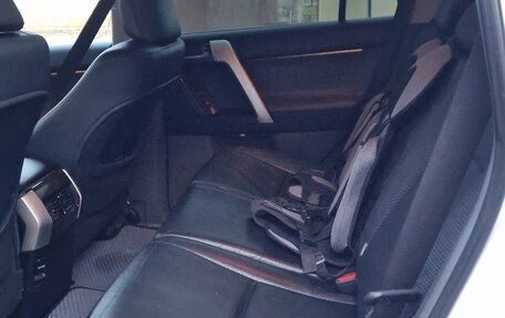 Toyota Land Cruiser Prado 150 рестайлинг 2, 2011 год, 2 930 000 рублей, 16 фотография