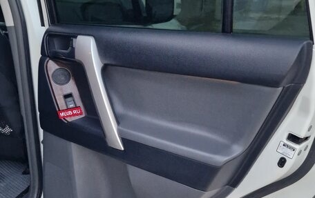 Toyota Land Cruiser Prado 150 рестайлинг 2, 2011 год, 2 930 000 рублей, 15 фотография