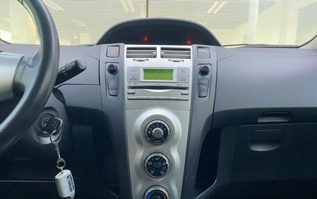 Toyota Yaris III рестайлинг, 2008 год, 499 000 рублей, 18 фотография