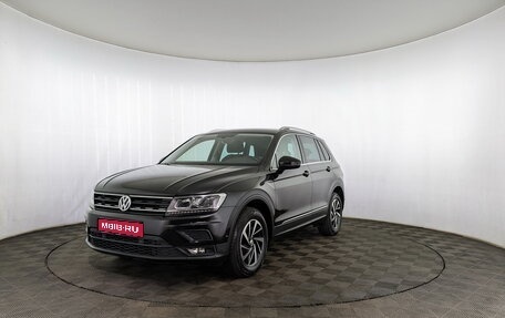 Volkswagen Tiguan II, 2018 год, 2 355 000 рублей, 1 фотография
