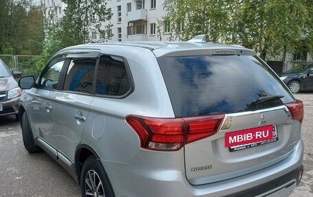 Mitsubishi Outlander III рестайлинг 3, 2018 год, 1 800 000 рублей, 5 фотография