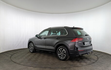 Volkswagen Tiguan II, 2018 год, 2 355 000 рублей, 7 фотография
