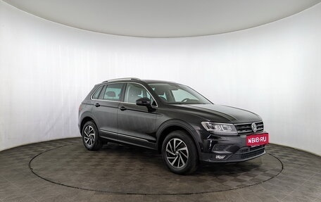 Volkswagen Tiguan II, 2018 год, 2 355 000 рублей, 3 фотография