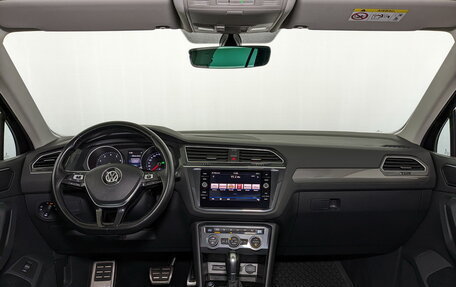 Volkswagen Tiguan II, 2018 год, 2 355 000 рублей, 14 фотография