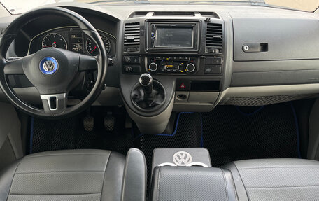 Volkswagen Caravelle T5, 2013 год, 1 670 000 рублей, 12 фотография