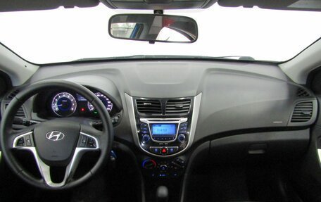 Hyundai Solaris II рестайлинг, 2011 год, 725 000 рублей, 17 фотография