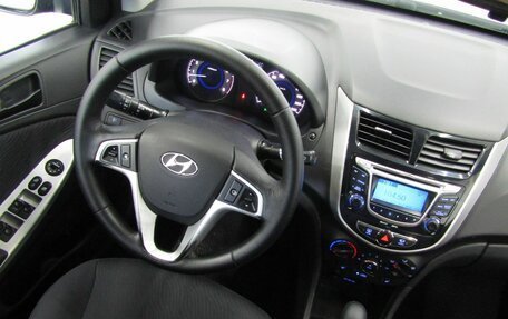 Hyundai Solaris II рестайлинг, 2011 год, 725 000 рублей, 18 фотография
