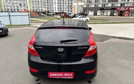 Hyundai Solaris II рестайлинг, 2013 год, 915 000 рублей, 1 фотография