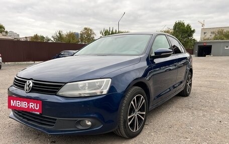 Volkswagen Jetta VI, 2011 год, 790 000 рублей, 2 фотография