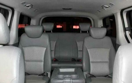 Hyundai H-1 II рестайлинг, 2008 год, 800 000 рублей, 1 фотография