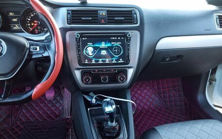 Volkswagen Jetta VI, 2017 год, 980 000 рублей, 3 фотография