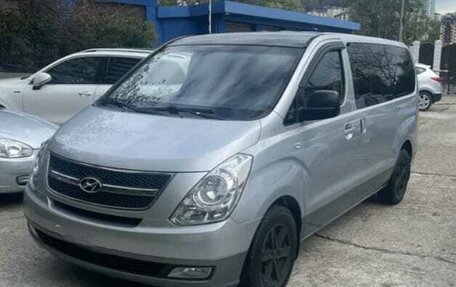 Hyundai H-1 II рестайлинг, 2008 год, 800 000 рублей, 5 фотография