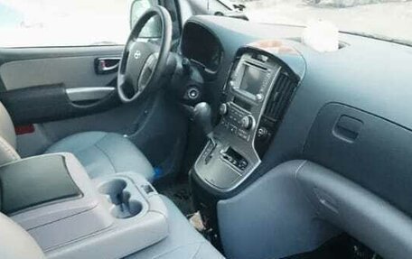 Hyundai H-1 II рестайлинг, 2008 год, 800 000 рублей, 6 фотография