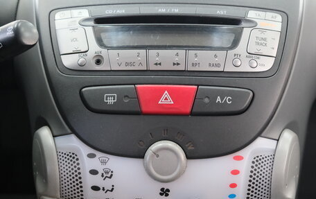 Peugeot 107 I рестайлинг, 2011 год, 619 000 рублей, 13 фотография