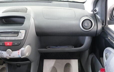 Peugeot 107 I рестайлинг, 2011 год, 619 000 рублей, 15 фотография