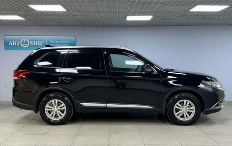 Mitsubishi Outlander III рестайлинг 3, 2017 год, 1 799 000 рублей, 4 фотография