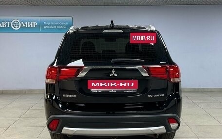 Mitsubishi Outlander III рестайлинг 3, 2017 год, 1 799 000 рублей, 6 фотография