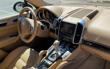 Porsche Cayenne III, 2010 год, 2 387 000 рублей, 10 фотография