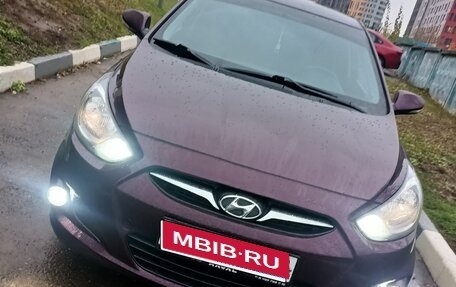 Hyundai Solaris II рестайлинг, 2011 год, 1 100 000 рублей, 1 фотография