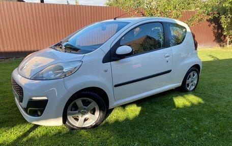 Peugeot 107 I рестайлинг, 2012 год, 555 000 рублей, 3 фотография