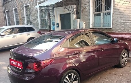 Hyundai Solaris II рестайлинг, 2011 год, 1 100 000 рублей, 6 фотография