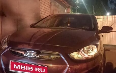 Hyundai Solaris II рестайлинг, 2011 год, 1 100 000 рублей, 2 фотография