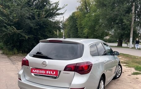 Opel Astra J, 2012 год, 705 000 рублей, 3 фотография