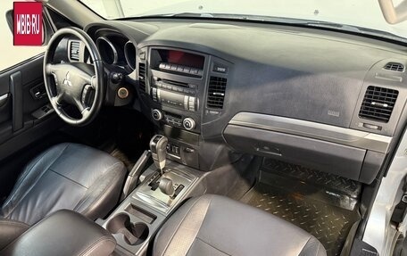 Mitsubishi Pajero IV, 2010 год, 1 979 800 рублей, 3 фотография