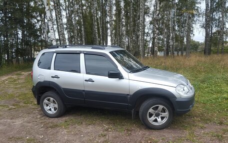 Chevrolet Niva I рестайлинг, 2019 год, 750 000 рублей, 3 фотография