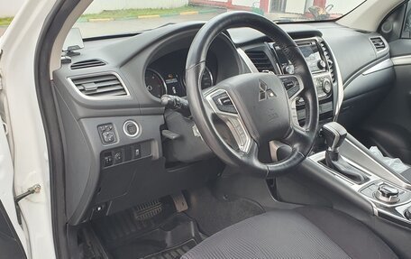 Mitsubishi Pajero Sport III рестайлинг, 2018 год, 3 100 000 рублей, 12 фотография