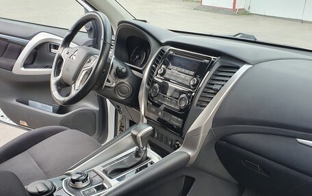 Mitsubishi Pajero Sport III рестайлинг, 2018 год, 3 100 000 рублей, 13 фотография