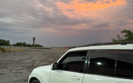 Mitsubishi Pajero IV, 2015 год, 2 280 000 рублей, 5 фотография