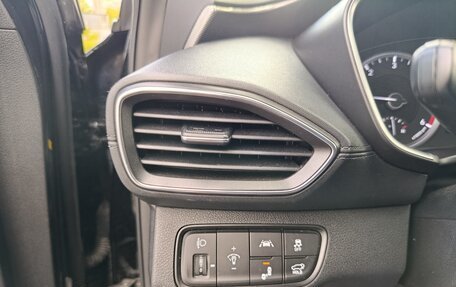 Hyundai Santa Fe III рестайлинг, 2018 год, 2 450 000 рублей, 6 фотография