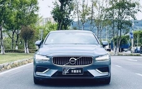 Volvo S60 III, 2022 год, 3 200 030 рублей, 2 фотография