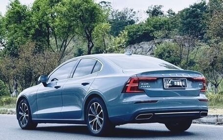 Volvo S60 III, 2022 год, 3 200 030 рублей, 4 фотография