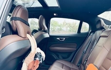 Volvo S60 III, 2022 год, 3 200 030 рублей, 15 фотография