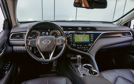 Toyota Camry, 2018 год, 2 760 000 рублей, 6 фотография