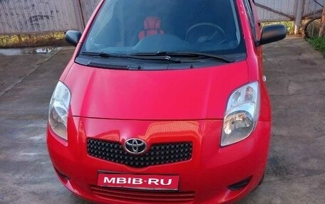 Toyota Yaris III рестайлинг, 2008 год, 550 000 рублей, 1 фотография