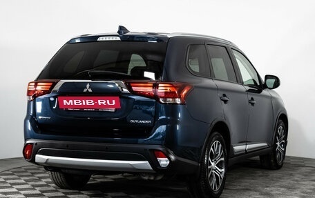Mitsubishi Outlander III рестайлинг 3, 2018 год, 2 249 000 рублей, 5 фотография