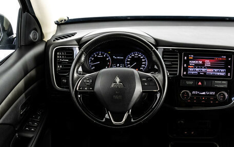 Mitsubishi Outlander III рестайлинг 3, 2018 год, 2 249 000 рублей, 11 фотография