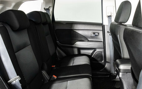 Mitsubishi Outlander III рестайлинг 3, 2018 год, 2 249 000 рублей, 17 фотография