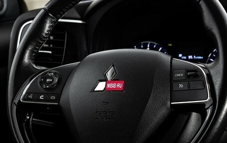 Mitsubishi Outlander III рестайлинг 3, 2018 год, 2 249 000 рублей, 12 фотография