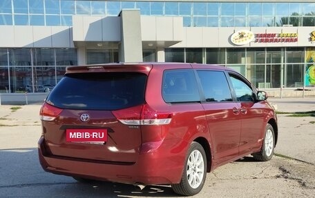 Toyota Sienna III, 2010 год, 1 490 000 рублей, 2 фотография