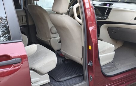Toyota Sienna III, 2010 год, 1 490 000 рублей, 16 фотография