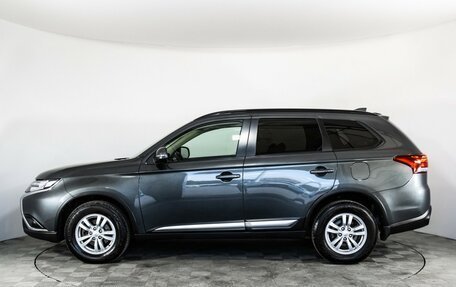 Mitsubishi Outlander III рестайлинг 3, 2022 год, 2 599 000 рублей, 9 фотография