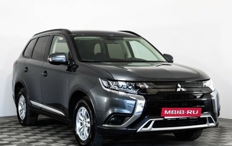 Mitsubishi Outlander III рестайлинг 3, 2022 год, 2 599 000 рублей, 4 фотография