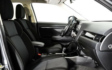 Mitsubishi Outlander III рестайлинг 3, 2022 год, 2 599 000 рублей, 20 фотография