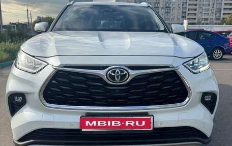 Toyota Highlander, 2024 год, 5 500 000 рублей, 1 фотография