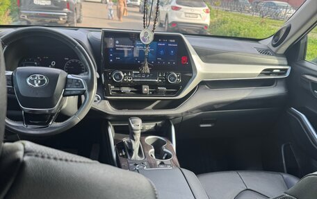 Toyota Highlander, 2024 год, 5 500 000 рублей, 9 фотография