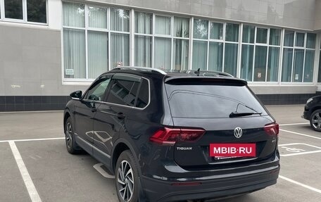 Volkswagen Tiguan II, 2018 год, 2 750 000 рублей, 3 фотография